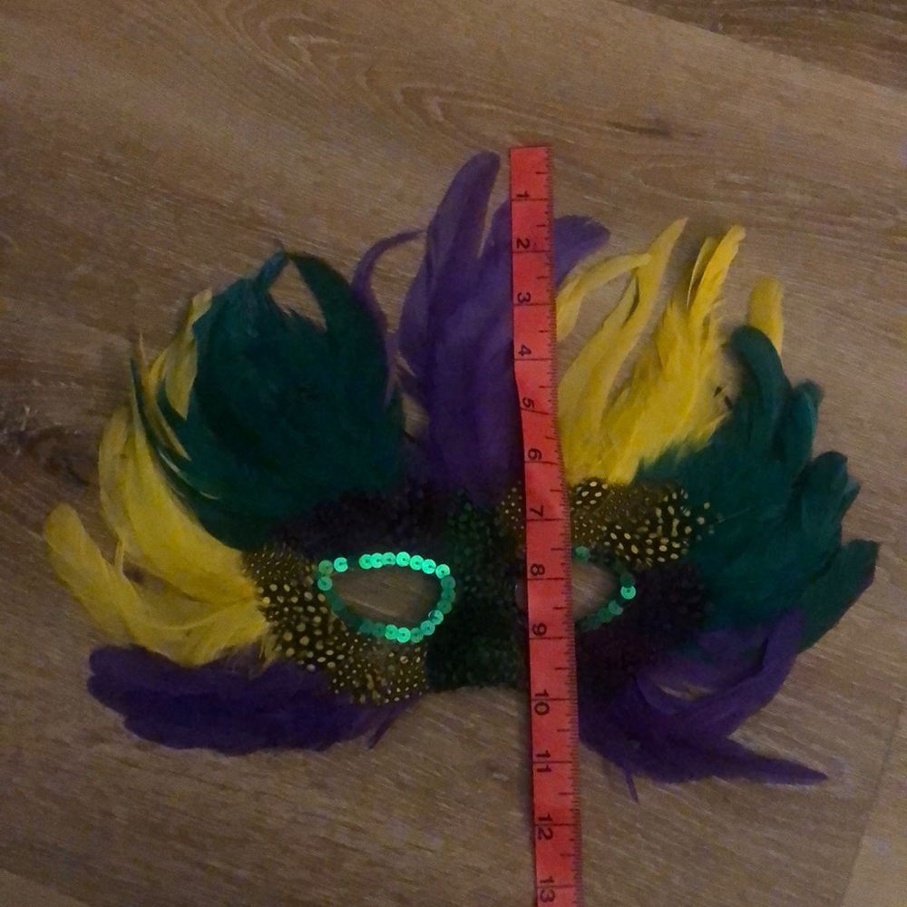 Feather mask - Picture 3 of 5